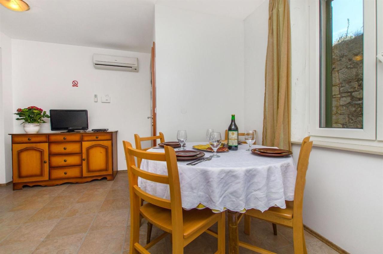 Apartments Mira Omiš Esterno foto