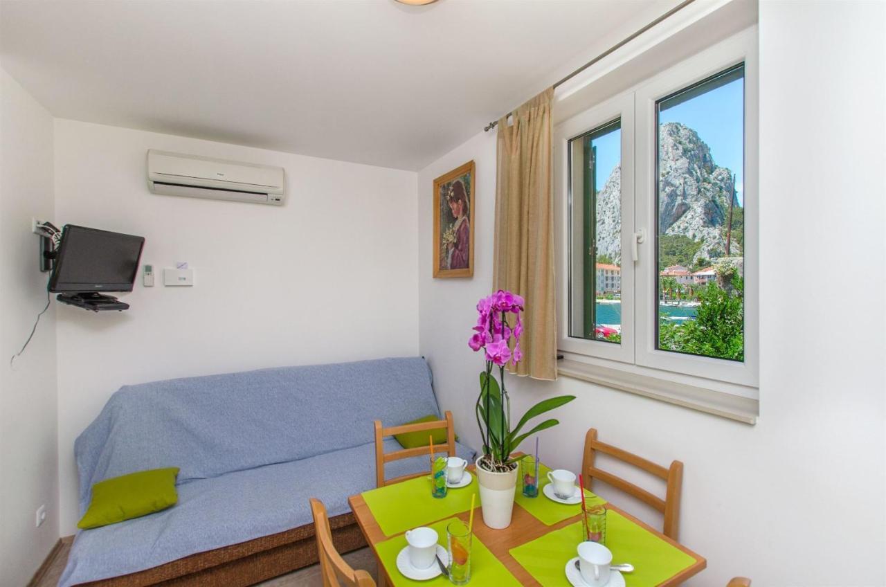 Apartments Mira Omiš Esterno foto