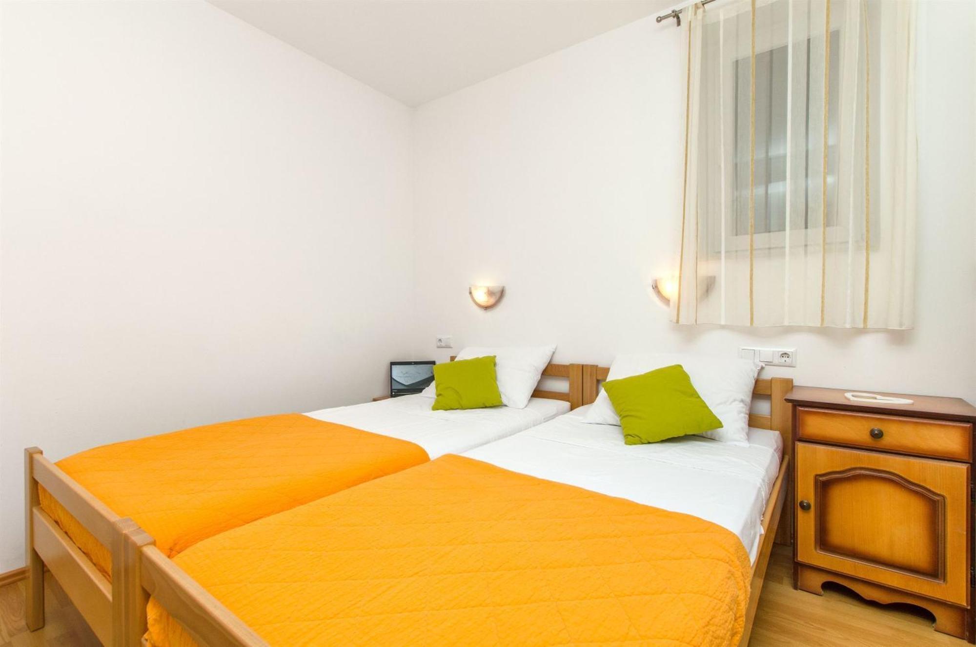 Apartments Mira Omiš Esterno foto