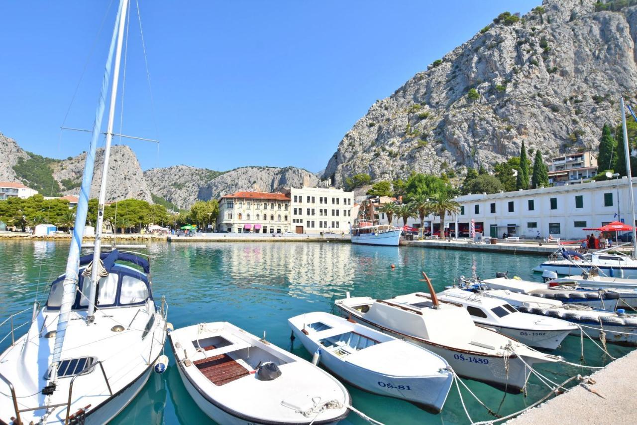 Apartments Mira Omiš Esterno foto