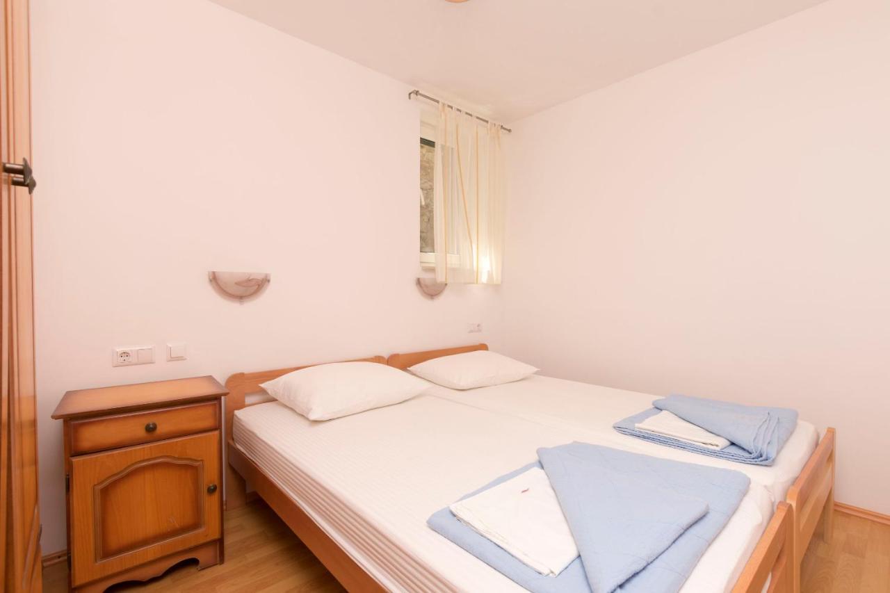 Apartments Mira Omiš Esterno foto